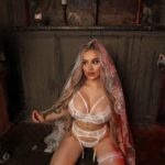 Scarlet Lace Sabrina