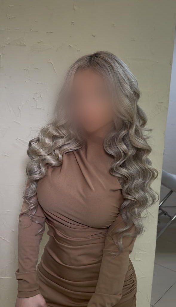 Scarlet Lace Sabrina