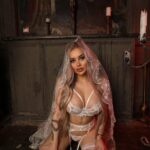 Scarlet Lace Sabrina