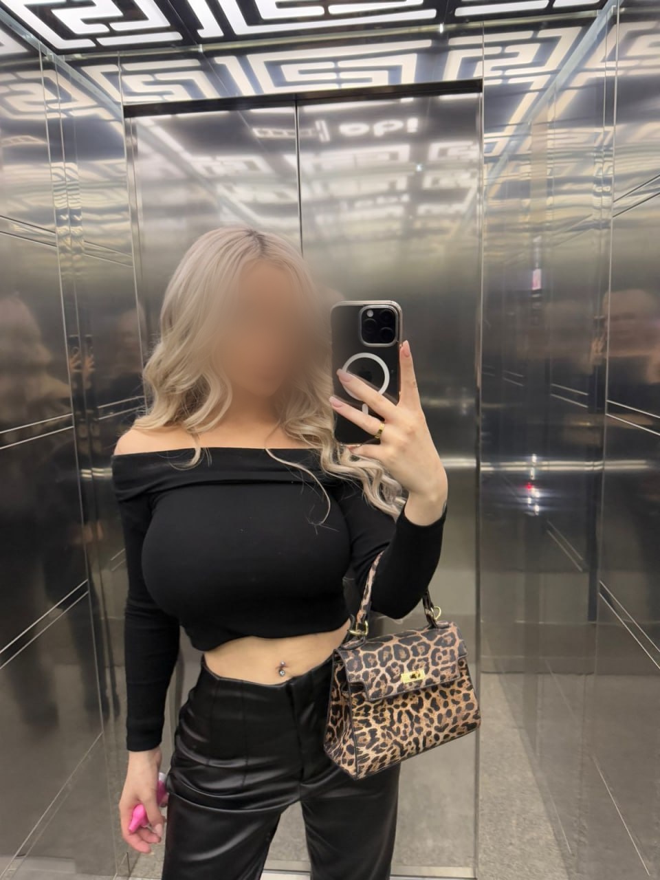 Scarlet Lace Sabrina